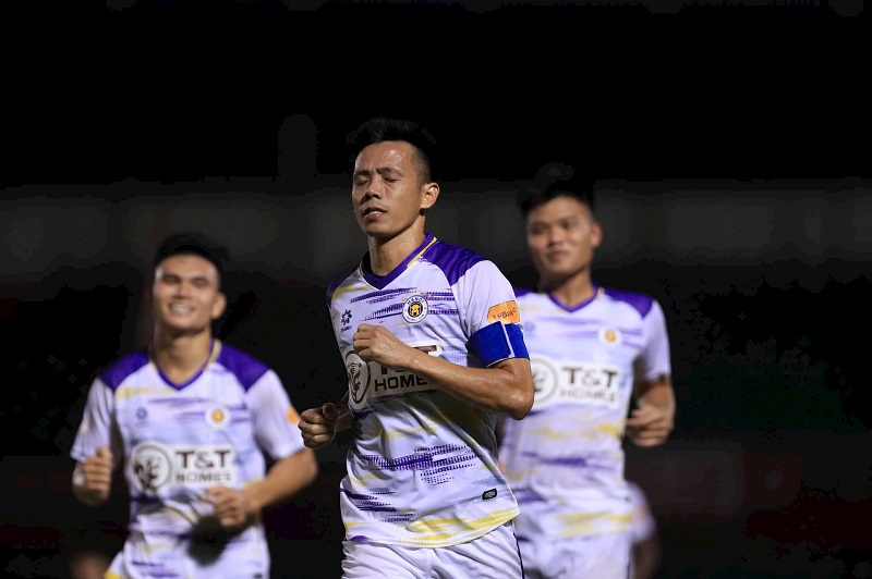 clb-ha-noi-choi-lon-tong-khu-11-cau-thu